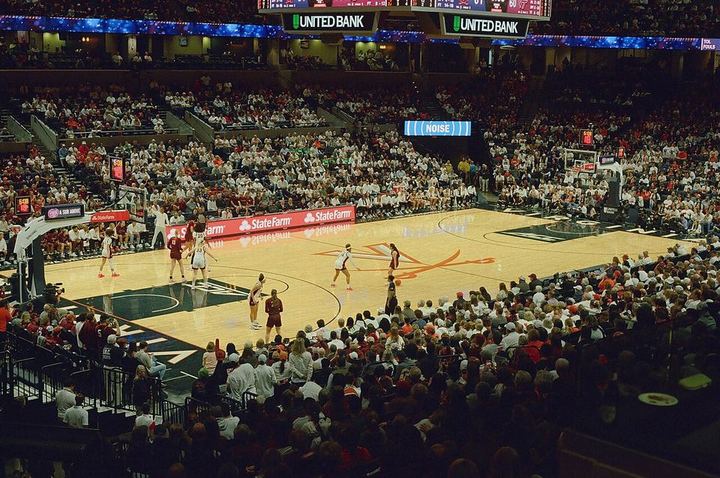 悦盈体育 · 赛事现场（资料示意）